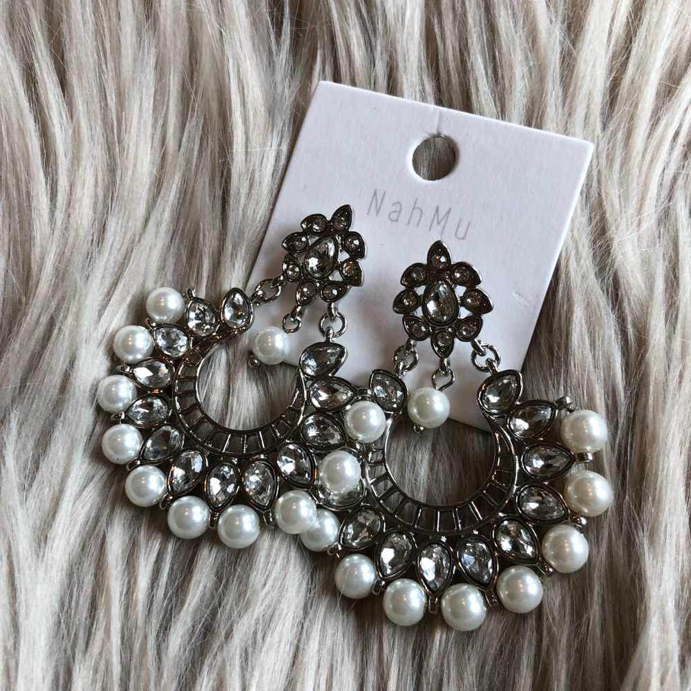 Silver and Pearl Chandelier Earrings - Picture 4 of 4